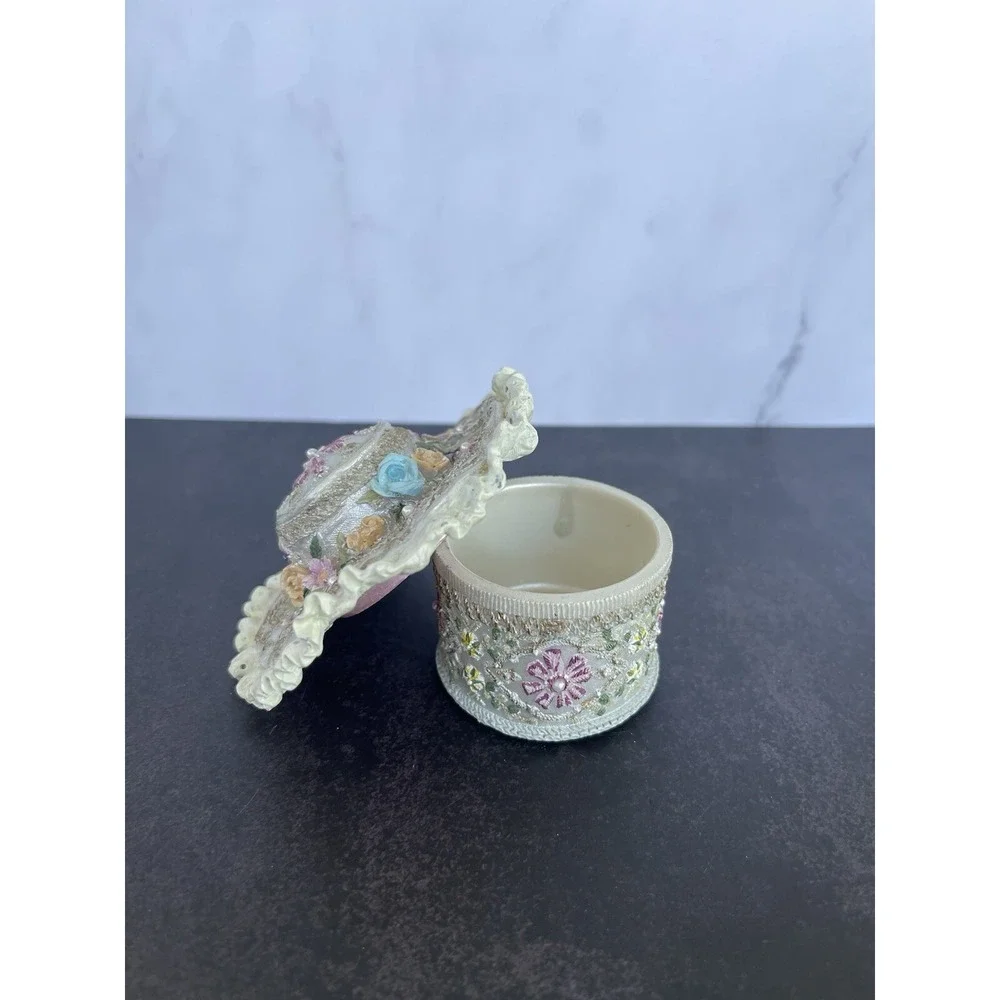 Nostalgia Miniature Hat Box Used For Rings Or Trinkets